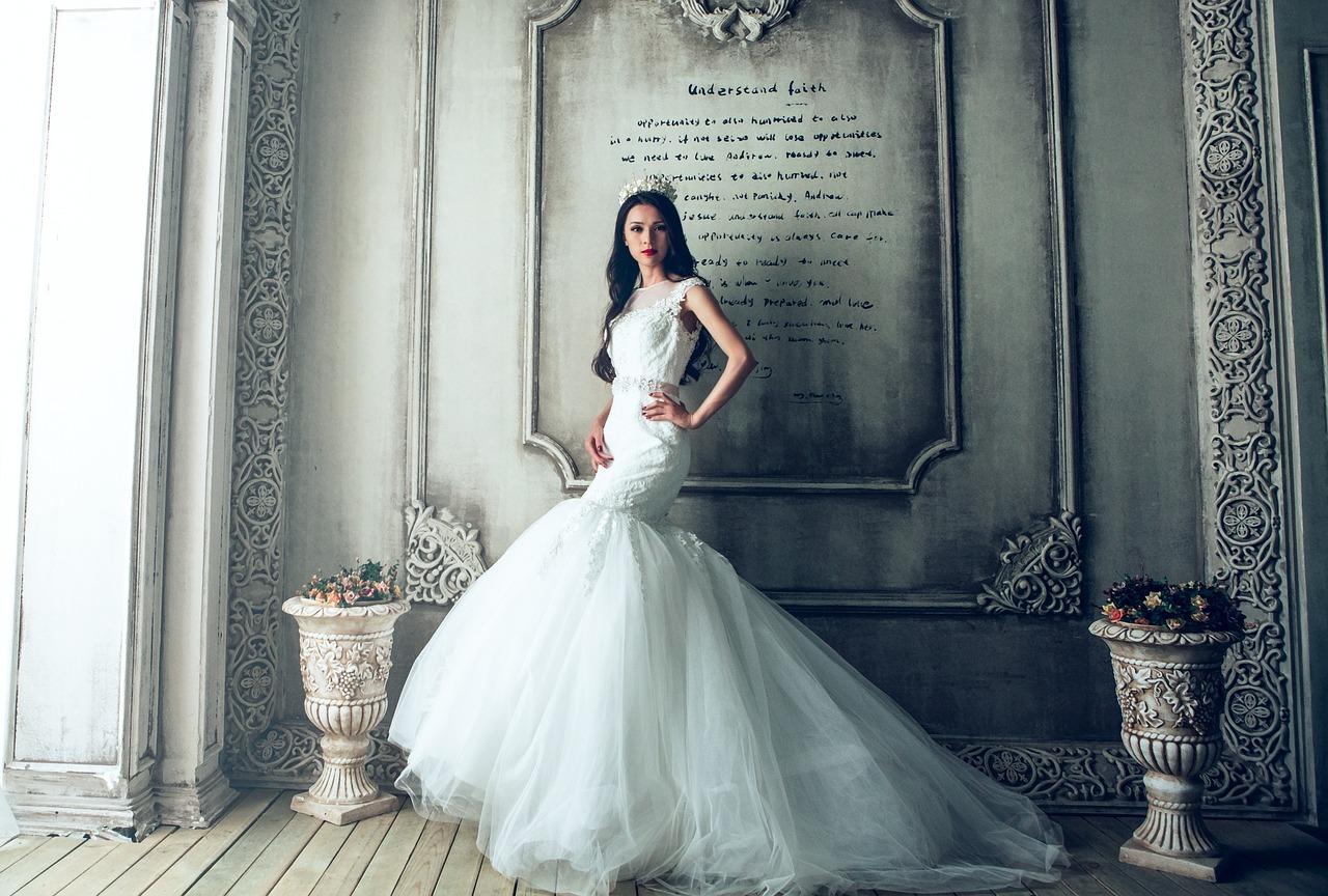 wedding-dress-1485984_1280