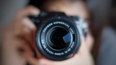 soft-focus-women-photographer-hold-260nw-1043596813-e1714339846940.webp